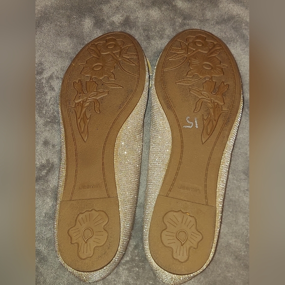 Flats - Picture 3 of 3